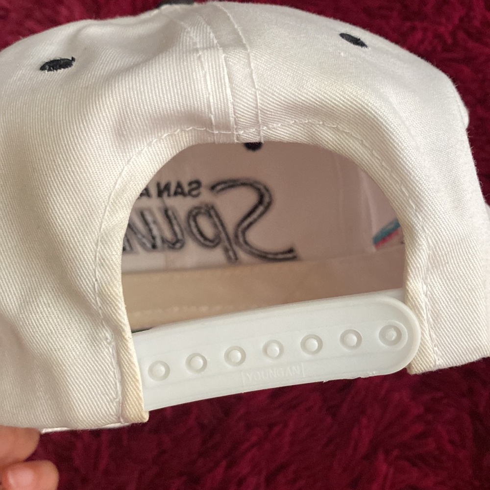 Vintage San Antonio Spurs basketball hat 🏀 - Picture 5 of 12